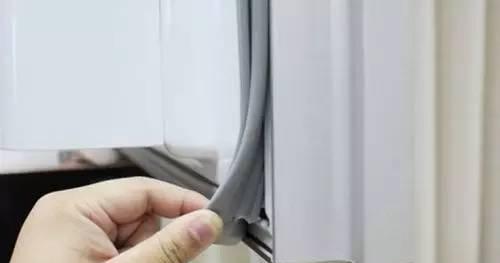 冰箱密封条发霉清洗小妙招（告别冰箱密封条发霉的全方位清洗技巧）