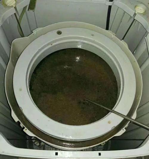 立式洗衣机清洗方法（让你的立式洗衣机恢复如新的实用指南）