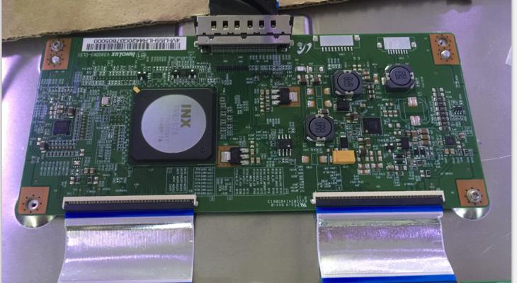 比亚迪显示器白屏问题解析（探索白屏原因及解决方案）