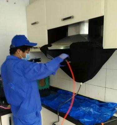 油烟机小油壶的清洗方法（轻松解决小油壶清洗难题）