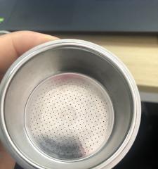 解决咖啡机粉碗漏气的方法（为您提供有效的解决方案）