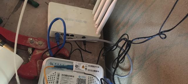 移动猫和路由器如何连接（图解详解连接移动猫和路由器的步骤）