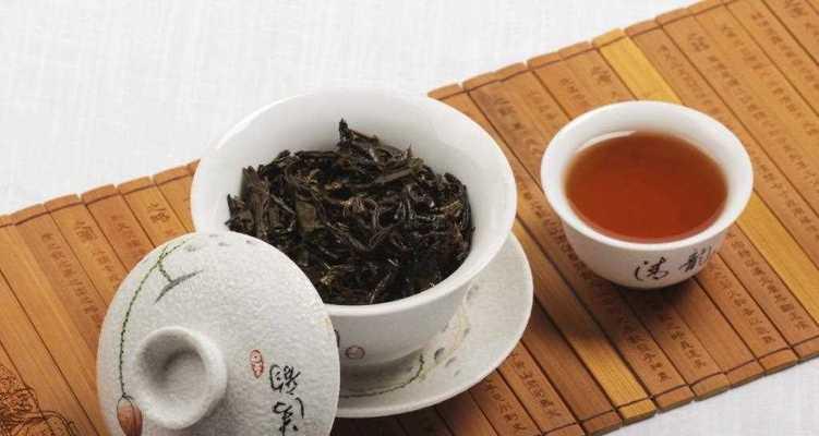 喝黑茶的好处（探索黑茶的健康益处及其丰富的营养价值）