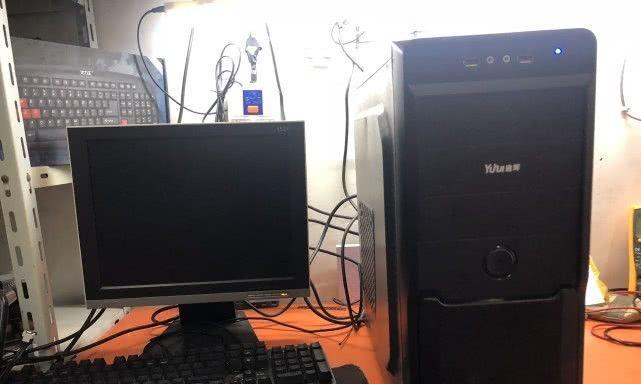 解决主机和显示器连接线不匹配问题的实用方法（正确选择连接线避免兼容性困扰）