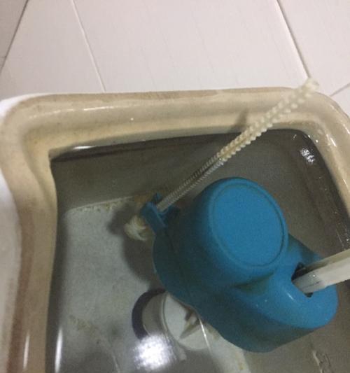 九牧马桶漏水的原因及维修方法（解决马桶水箱漏水问题的实用技巧）