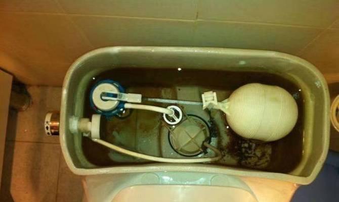九牧马桶漏水的原因及维修方法（解决马桶水箱漏水问题的实用技巧）