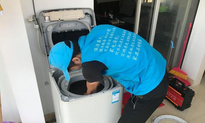 如何清洗襄阳台式油烟机（简便有效的清洁方法让你轻松处理油烟机油垢）