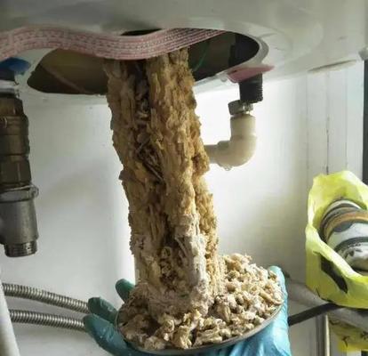 电热水器清理水垢的最佳时间和方法（延长电热水器使用寿命的关键技巧）