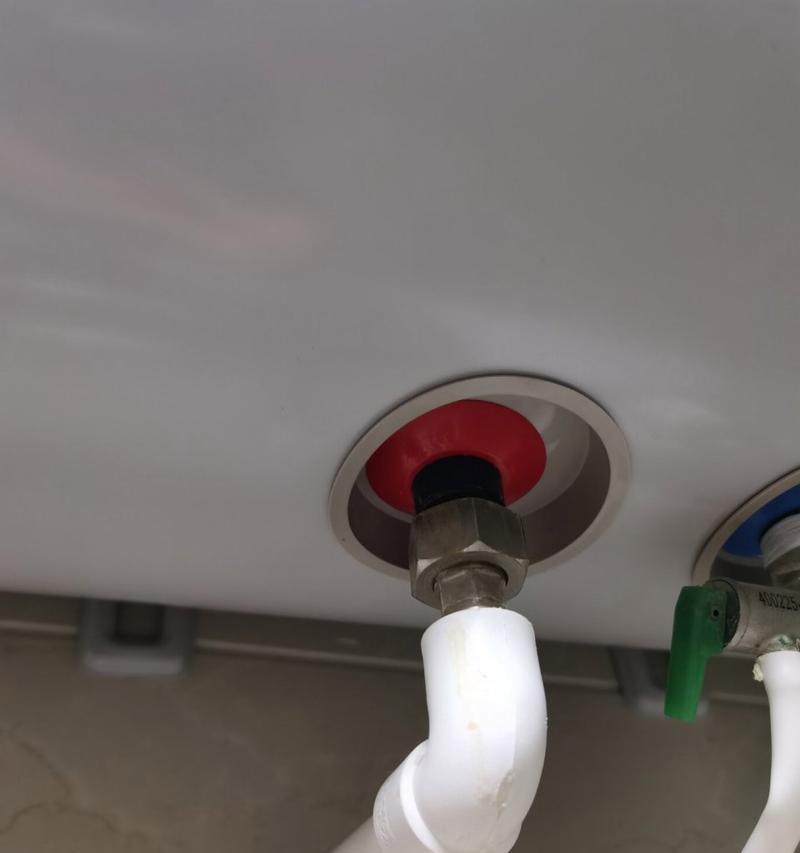 燃气热水器滴水问题的原因及解决方法（了解燃气热水器滴水问题的根本原因）