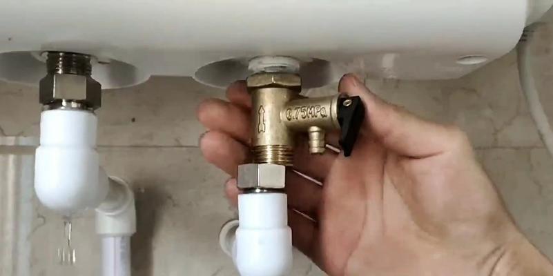 美的热水器清洗方法大揭秘（如何正确清洗你的美的热水器）