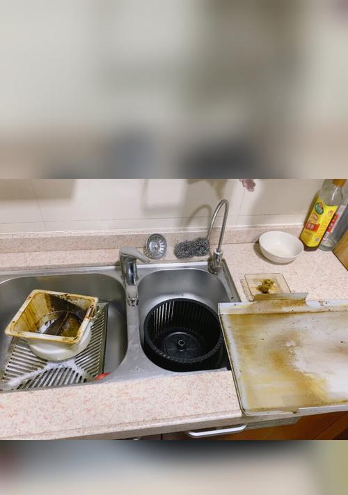 方太油烟机滴水问题分析与维修方法（探究方太油烟机滴水的原因及有效维修方法）