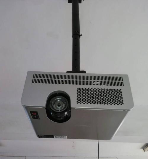 投影仪灯泡不亮是什么原因？如何快速解决？