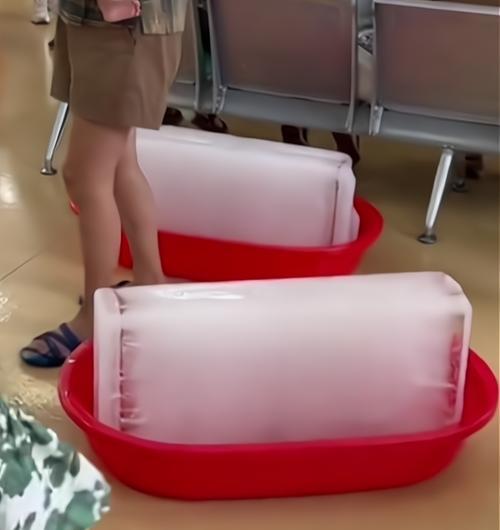 空调室内机漏冰块是怎么回事？如何快速解决？