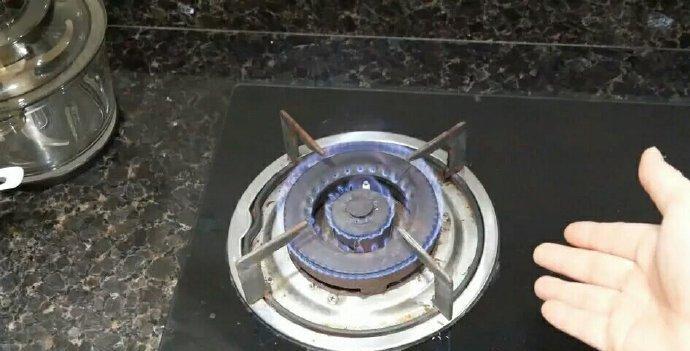 燃气灶火小怎么办？找出原因并解决的方法是什么？