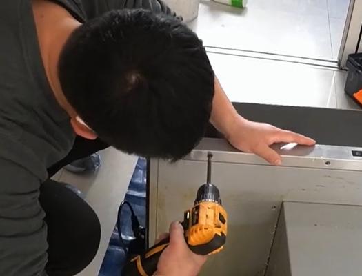 玻璃油烟机拆洗步骤是什么？清洗后如何确保安全使用？