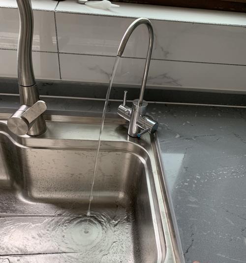净水器加水出水小是什么原因？如何解决？
