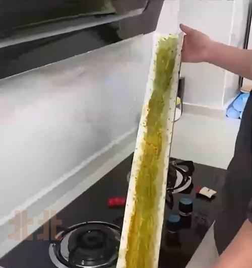 在家里的油烟机怎么清洗？清洗步骤和注意事项是什么？