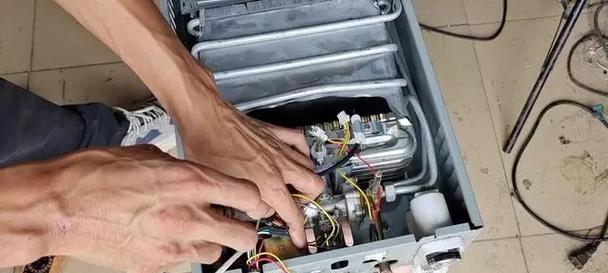 热水器起火了怎么办？紧急应对措施和预防方法是什么？