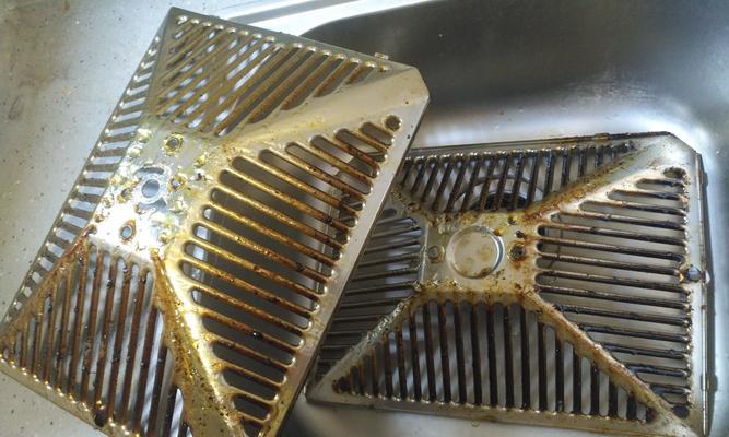 麦斯油烟机清洗方法是什么？如何保持油烟机清洁效果持久？