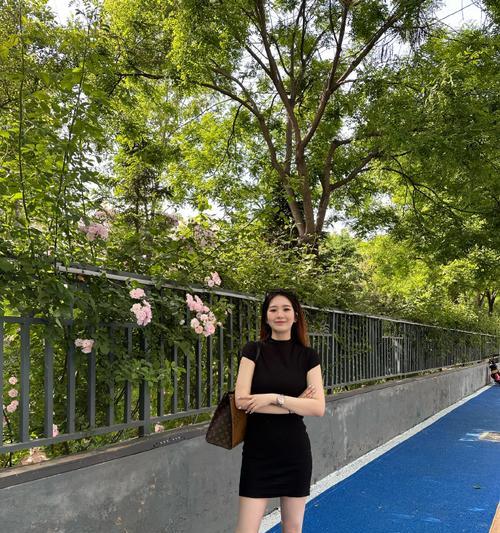 小鹅相机如何与手机配合进行拍照？