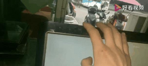 电脑显示器出现横线是什么原因？如何修复？