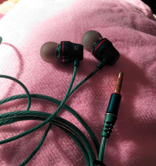 荣耀手机有线连接圆孔耳机方法是什么？