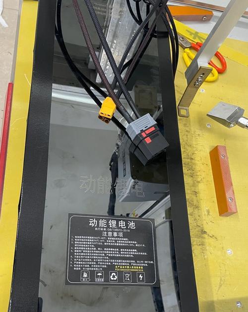 大炮设备如何连接充电器线？连接步骤和注意事项是什么？