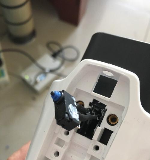 随车充电器出现故障如何解决？维修方法有哪些？