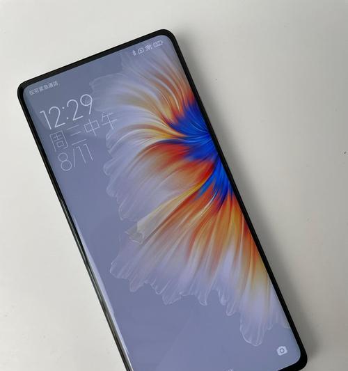 手机拍照时两个摄像头如何协同工作？使用技巧是什么？