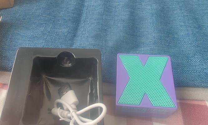 桌面小型低音炮如何连接？使用时应注意什么？